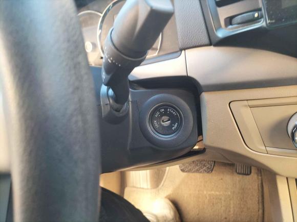 [青岛·鲁B] 二手荣威荣威3502015款 1.5L 自动豪华天窗版