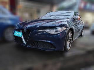 阿尔法·罗密欧Giulia朱丽叶2017款2.0T200HP豪华版