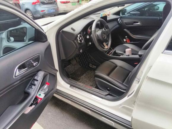 [上海·沪B] 二手奔驰奔驰GLA2018款 GLA 200 时尚型