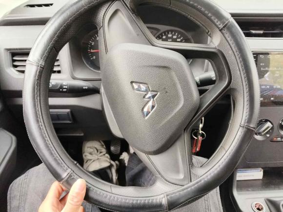 [上海·湘F] 二手五菱汽车五菱宏光PLUS2019款 1.5T 手动标准型 7座