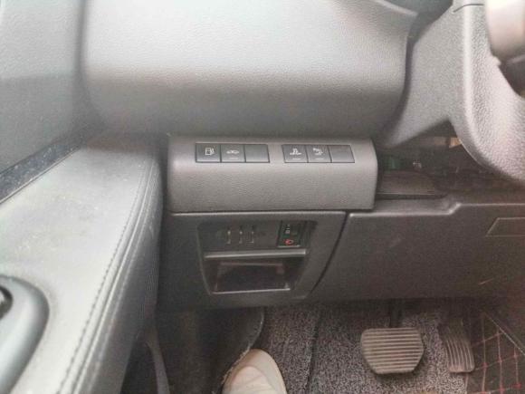 [金华·赣E] 二手标致标致30082015款 2.0L 自动潮流版