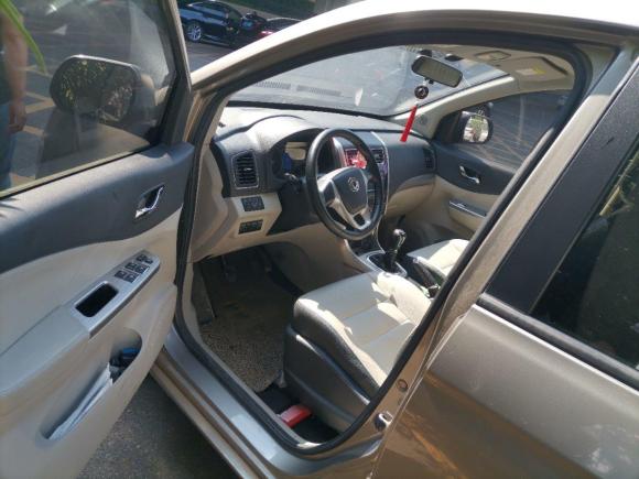 [武汉·鄂A] 二手东风风行风行S5002016款 1.5L 手动舒适型