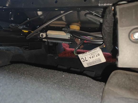 [上海·沪A] 二手路虎神行者22012款 2.0T Si4 SE汽油版