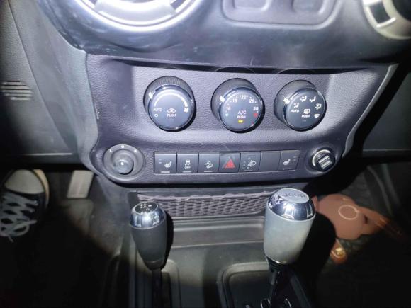 [深圳·粤B] 二手Jeep牧马人2015款 3.6L Rubicon 两门舒享版