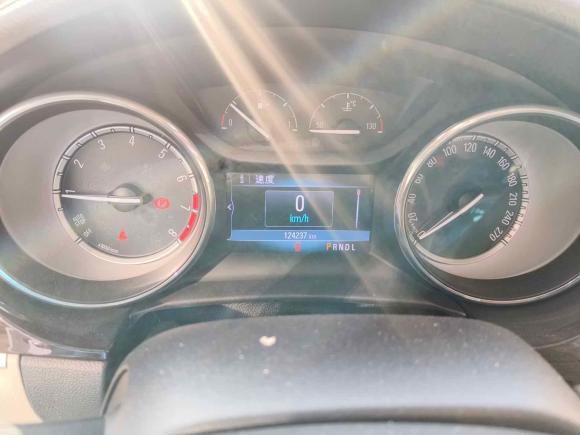 [青岛·鲁U] 二手别克威朗2018款 三厢 15S 自动领先型