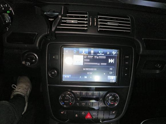 [广州·粤A] 二手奔驰奔驰R级2017款 R 320 4MATIC 豪华型臻藏版