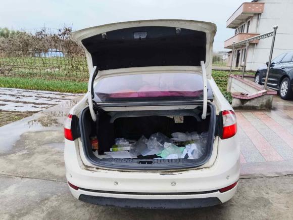 [南通·苏F] 二手福特嘉年华2013款 三厢 1.5L 手动风尚型