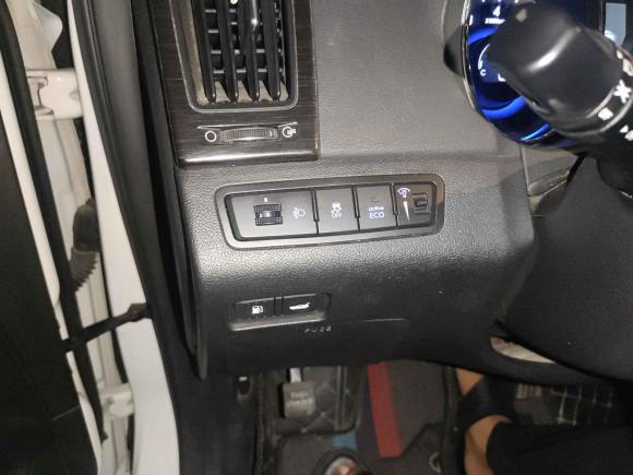 [无锡·苏B] 二手现代索纳塔2013款 2.0L 自动豪华版