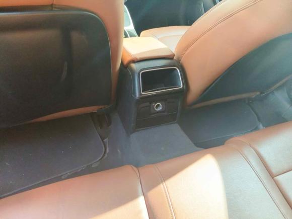 [义乌·浙G] 二手奥迪奥迪A4L2011款 2.0 TFSI 标准型