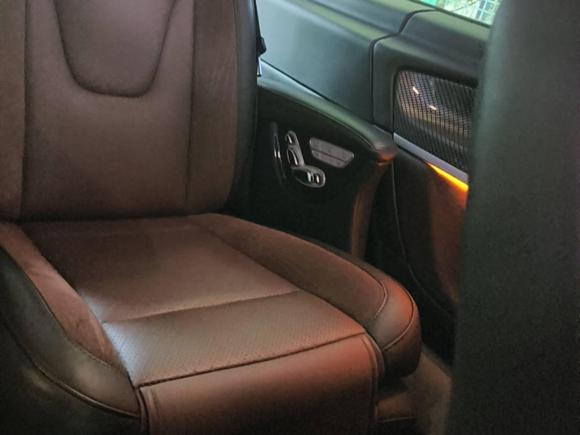 [上海·沪D] 二手奔驰奔驰V级2018款 V 260 L 尊贵加长版 国V