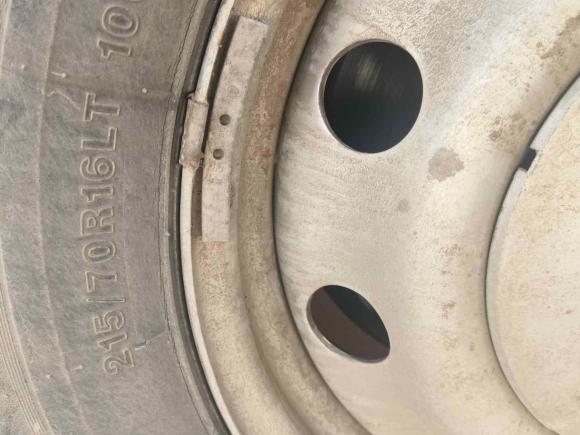 [济南·鲁A] 二手上汽大通MAXUS新途V802020款 2.5T AMT经典城配王短轴超低顶2/3座