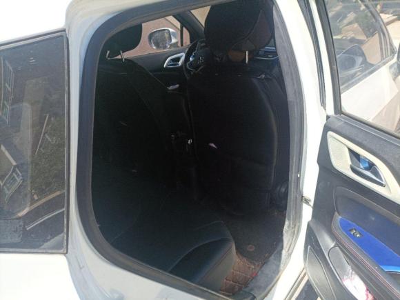 [义乌·云A] 二手中华中华V32015款 1.5T 自动旗舰型