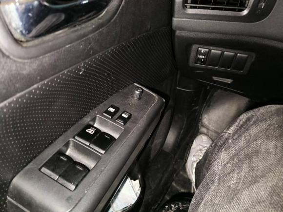 [杭州·浙A] 二手东风风度东风风度MX62015款 2.0L CVT两驱卓越版