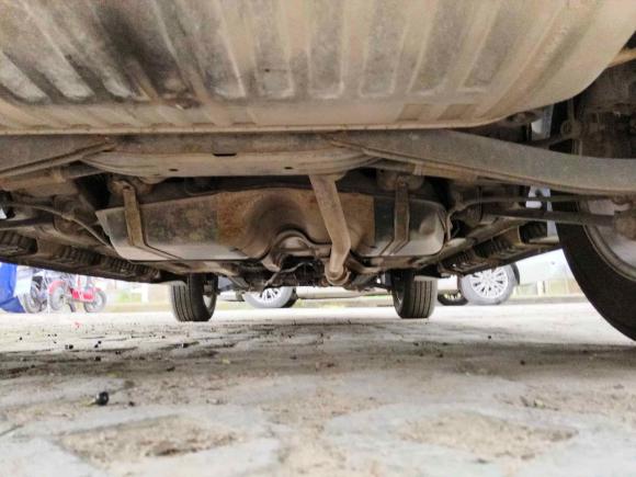 [上海·皖K] 二手起亚狮跑2013款 2.0L 手动两驱版GL