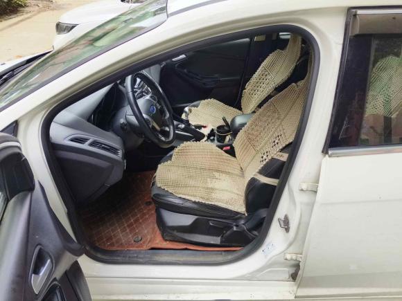 [武汉·鄂A] 二手福特福克斯2012款 两厢 2.0L 手动豪华运动型