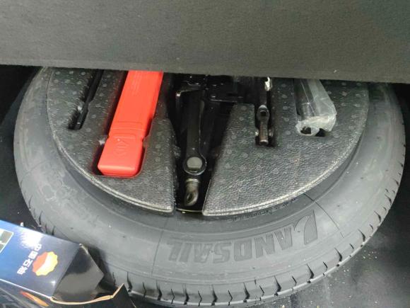 [无锡·苏H] 二手众泰众泰SR92017款 2.0T 手动极致之心版