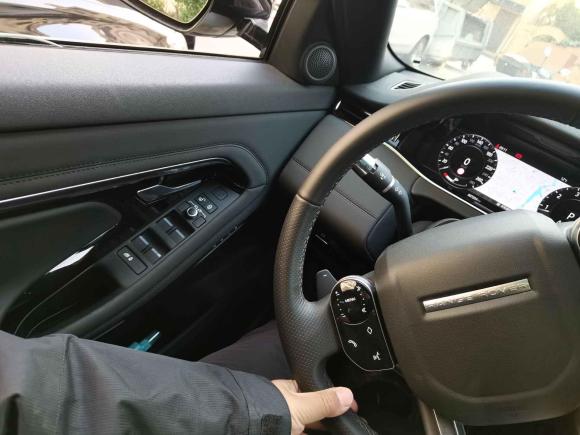 [上海·沪F] 二手路虎揽胜极光2020款 249PS R-DYNAMIC SE 运动科技版