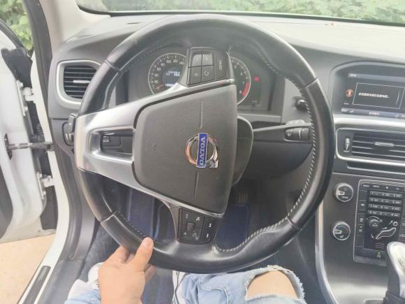 [无锡·苏B] 二手沃尔沃沃尔沃V602013款 T5 智雅版