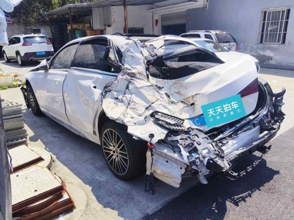 [上海·闽C] 二手奔驰奔驰C级2024款 C 260 L 运动版