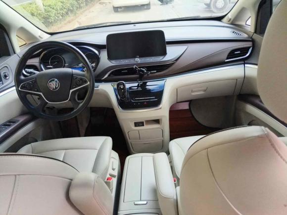 [青岛·鲁B] 二手别克别克GL82020款 陆上公务舱 652T 尊贵型