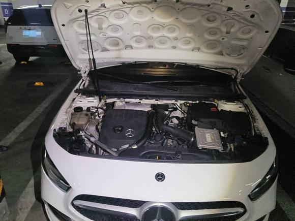 [上海·沪C] 二手奔驰奔驰A级2019款 改款 A 180 L 运动轿车