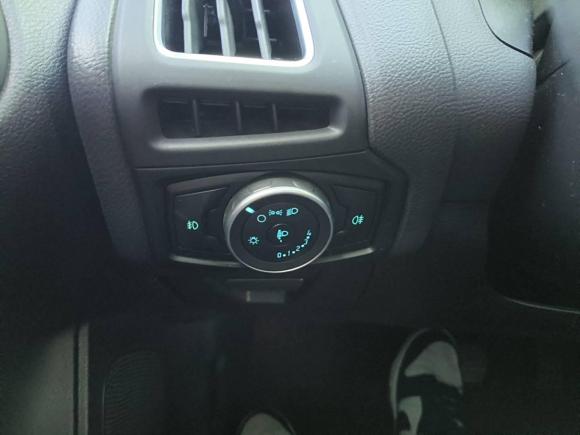 [金华·浙G] 二手福特福克斯2017款 三厢 EcoBoost 180 自动精英型