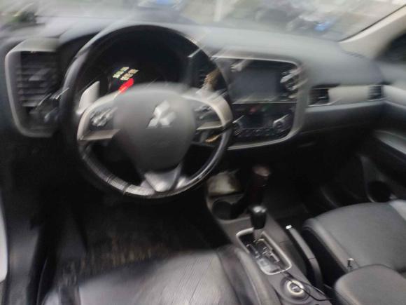 [苏州·沪B] 二手三菱欧蓝德2013款 2.4L 四驱豪华导航版 5座