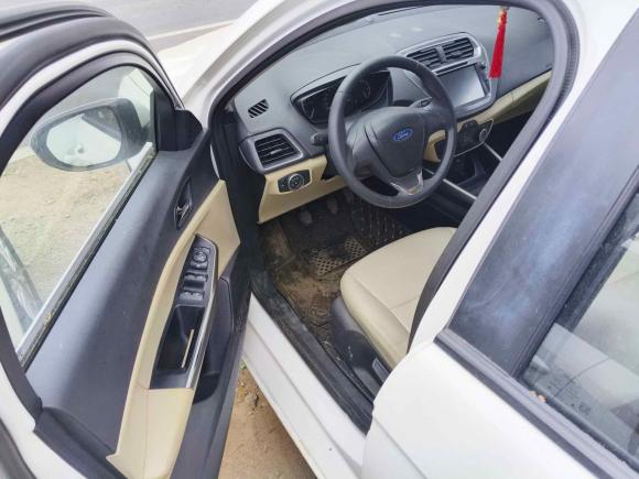 [青岛·鲁B] 二手福特福睿斯2017款 改款 1.5L 手动舒适型