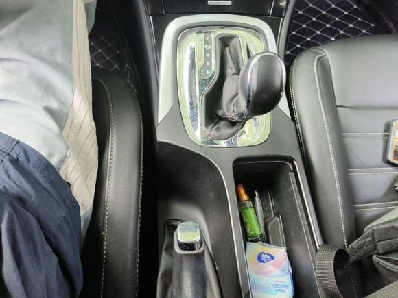 [武汉·鄂A] 二手别克君威2014款 1.6T 时尚技术型