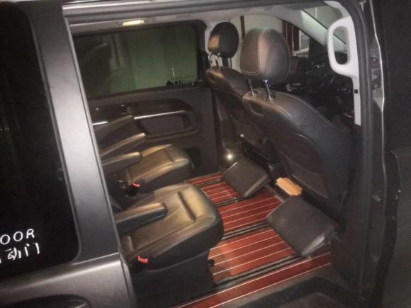 [西安·陕A] 二手奔驰奔驰V级2017款 V 260 领航版