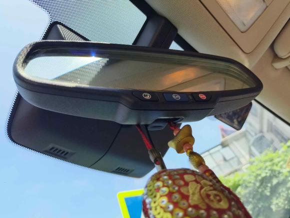 [无锡·苏B] 二手别克君威2012款 2.0L 豪华版