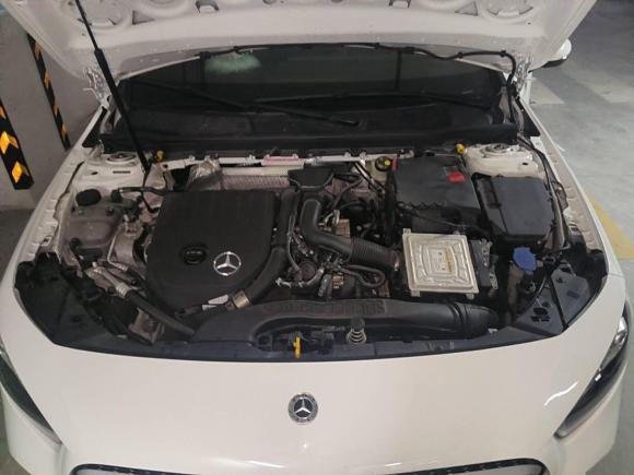 [苏州·苏U] 二手奔驰奔驰A级2021款 A 200 L 运动轿车时尚型