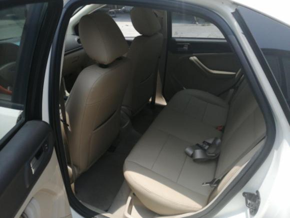 [上海·鲁A] 二手福特福克斯2013款 三厢经典 1.8L 自动基本型