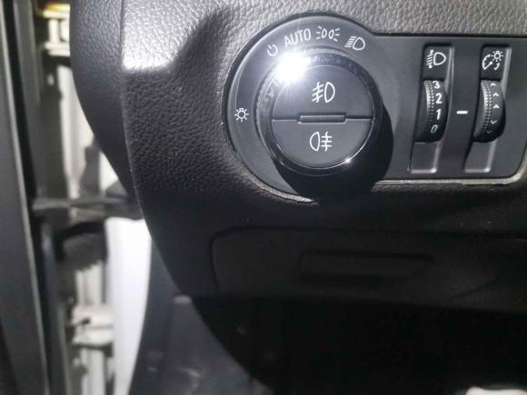 [深圳·粤B] 二手雪佛兰科鲁兹2013款 掀背 1.6L 自动豪华型