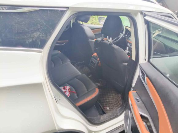 [成都·川A] 二手众泰众泰T3002018款 1.5L CVT尊享型